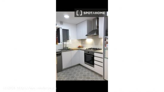 Apartamento entero de 2 dormitorios en Barcelona. - BARCELONA