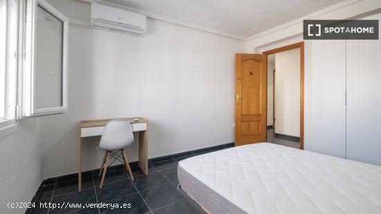 Habitación en piso compartido en Port de Sagunt - VALENCIA