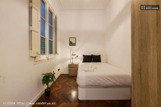  Se alquila habitación en piso compartido en Barcelona - BARCELONA 