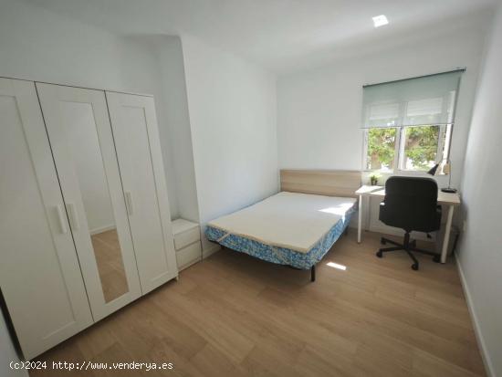  Habitación en piso compartido en Málaga - MALAGA 