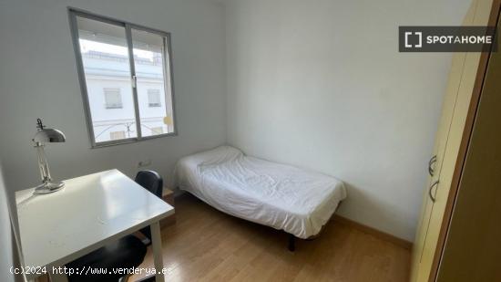 Habitación en piso compartido en Sevilla - SEVILLA