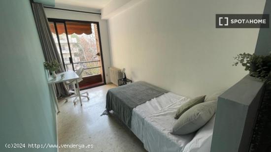 Habitación en piso compartido en Sevilla - SEVILLA