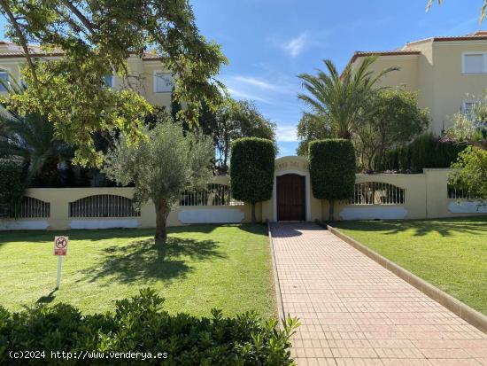 Apartamento entero de 3 dormitorios en Jávea - ALICANTE