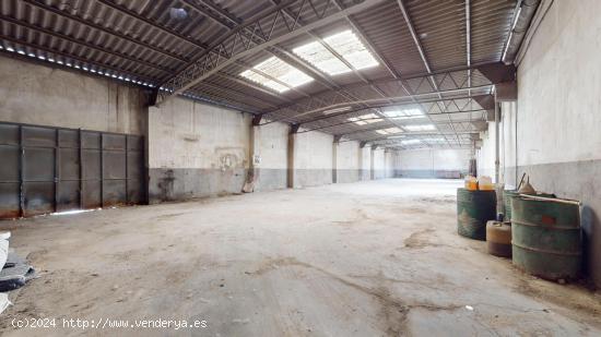 SERVICHECK VENDE NAVE INDUSTRIAL DE 465 MT2 CONSTRUIDOS EN LA ZONA DEL CASCO HISTORICO DE VILLA VALL