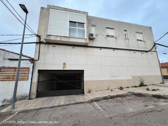 CASABANCO  VENDE PLAZA DE GARAJE  EN CÁCERES - CACERES