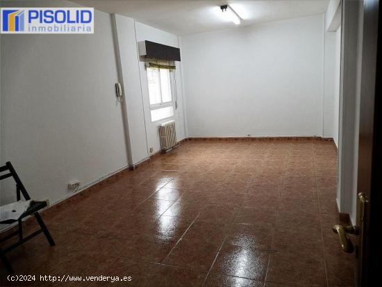 PISO EN VENTA CON 3 DORMITORIOS, 1 BAÑO Y 2 TERRAZAS EN PLENO CENTRO DE VALLADOLID. - VALLADOLID