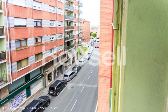 Piso de 77 m² en  Calle Aizpuru, 48910 Sestao (Bizkaia)