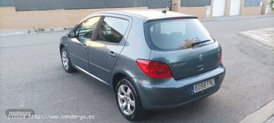 Peugeot 307 1.6 HDI XS+ 5P de 2007 con 329.000 Km por 2.990 EUR. en Ciudad Real