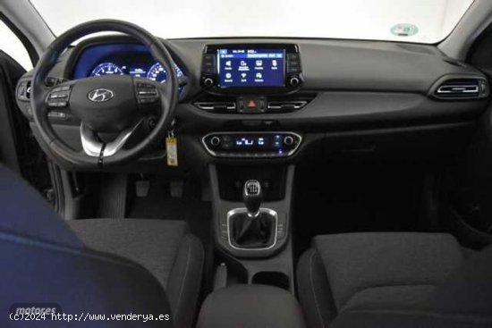 Hyundai i30 1.5 DPI Klass SLX 110 de 2023 con 21.395 Km por 19.200 EUR. en Alicante