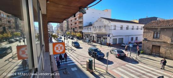  Entresuelo en esquina con vistas a Constitución - ALICANTE 