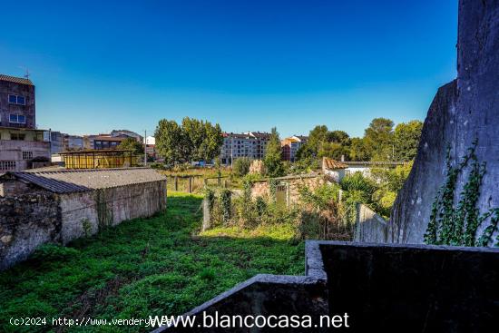 ¡¡CASA para reformar  en PLENO CENTRO de CARBALLO y con TERRENO!! - A CORUÑA