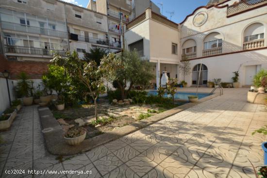 CASA EN VENDA AMB JARDÍ - PISCINA I DOS GARATGES A IGUALADA - PASSEIG - BARCELONA