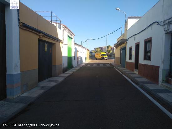 Casa planta baja en Santa Isabel, sin posesión! - BADAJOZ