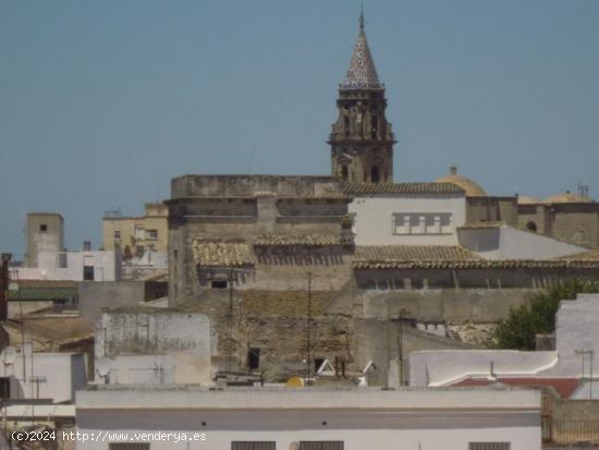 Garaje en zona Madre de Dios - CADIZ