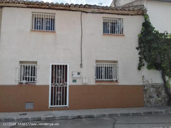 Chalet adosado en venta en Campo de Mirra - ALICANTE