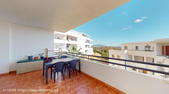 Piso de dos dormitorios, terraza y garaje en Riviera del Sol - MALAGA