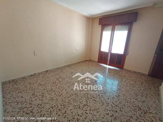 Piso con cochera y trastero a un precio increíble - ALBACETE