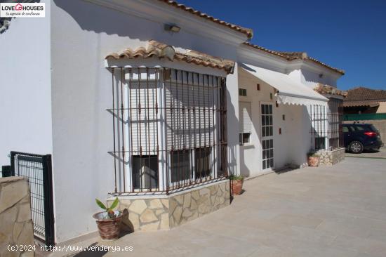  OPORTUNIDAD CHALET CON PISCINA – ZONA PAGO DEL HUMO - CADIZ 