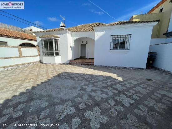  OPORTUNIDAD, CASA INDEPENDIENTE CON TERRENO, EN CHICLANA DE LA FRA. - CADIZ 