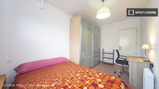 Alquiler de habitaciones en piso de 3 dormitorios para estudiantes en Granada - GRANADA