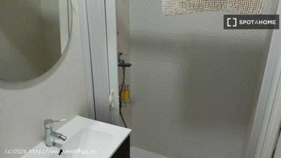 Apartamento completo de 3 dormitorios en Granada - GRANADA