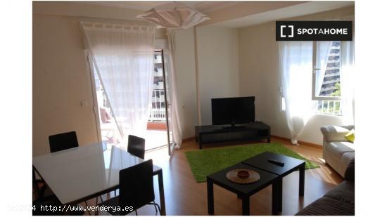 Alquiler de habitaciones en piso de 5 dormitorios en Zaragoza - ZARAGOZA