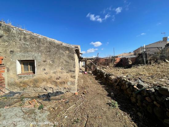 PARCELA EN EL CENTRO DEL PUEBLO CON 1.000m2 - TOLEDO