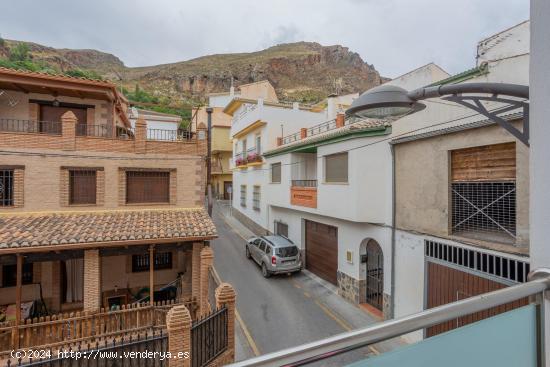 OPORTUNIDAD DE EDIFICIO EN GUEJAR SIERRA - GRANADA