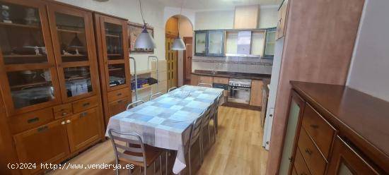 Local comercial adaptado a vivienda en pleno centro de Guardamar del Segura, Costa Blanca - ALICANTE