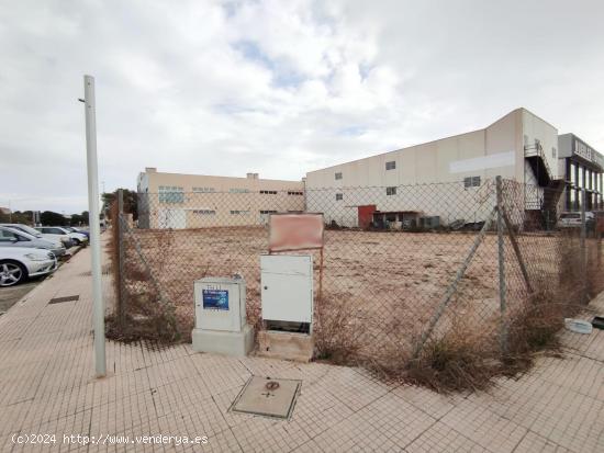 Parcela al lado del centro comercial Bahía de las Dunas (San Fulgencio) - ALICANTE