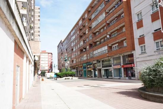 Torrelavega centro torres de Carbaza 3 dormitorios ascensor terraza acristalada y trastero - CANTABR