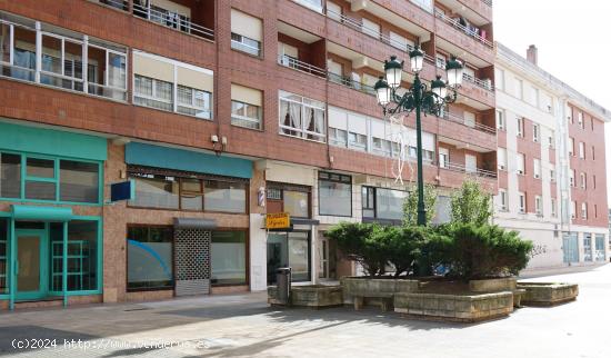 Torrelavega centro torres de Carbaza 3 dormitorios ascensor terraza acristalada y trastero - CANTABR