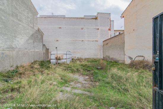 MAGNIFICO SOLAR PARA CONSTRUIR UN BLOQUE DE PISOS - GRANADA