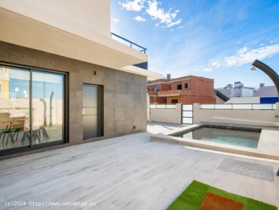 Villa en venta en Benijófar (Alicante)