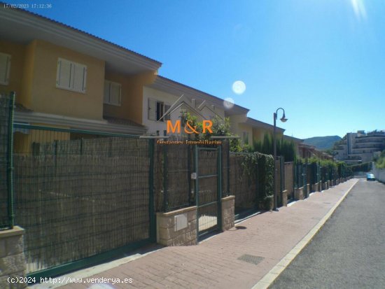  ADOSADO CON PISCINA EN PLENA NATURALEZA, EN SERRA 