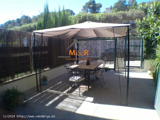 ADOSADO CON PISCINA EN PLENA NATURALEZA, EN SERRA