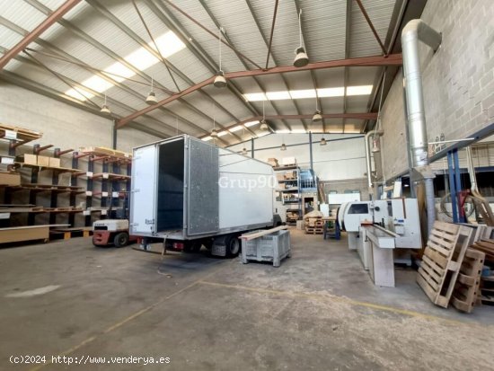 ¡Impresionante Nave Industrial en Venta en Alcoletge!