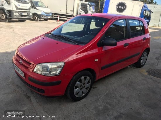 Hyundai Getz GETZ 1.1 GASOLINA de 2004 con 175.923 Km por 2.000 EUR. en Barcelona