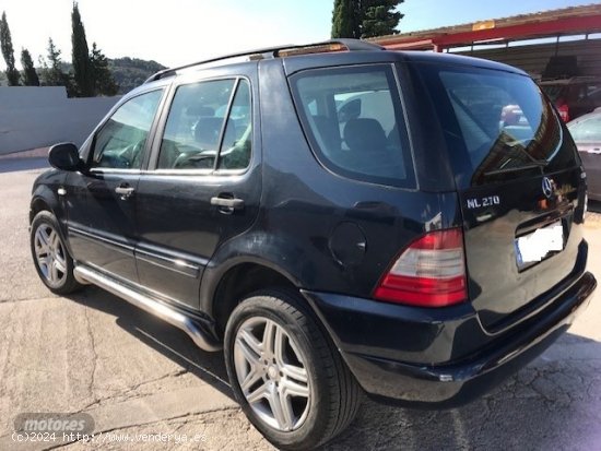 Mercedes Clase M ML 270 CDI 6 VELOCIDADES 4W4 de 2001 con 305.774 Km por 4.500 EUR. en Barcelona