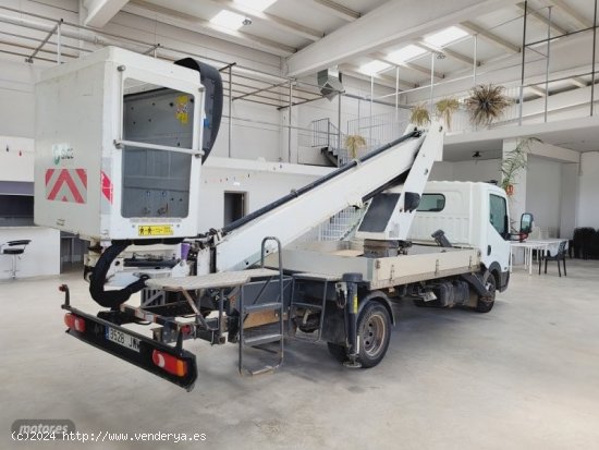 Nissan Cabstar con cesta elevadora 18 m 140cv de 2017 con 254.816 Km por 25.990 EUR. en Valencia