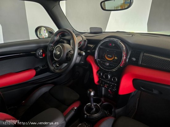 Mini Mini JOHN COOPER WORKS de 2015 con 31.300 Km por 24.500 EUR. en Alicante