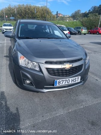 Chevrolet Cruze 2.0 vcd lt de 2013 con 178.000 Km por 5.500 EUR. en Vizcaya