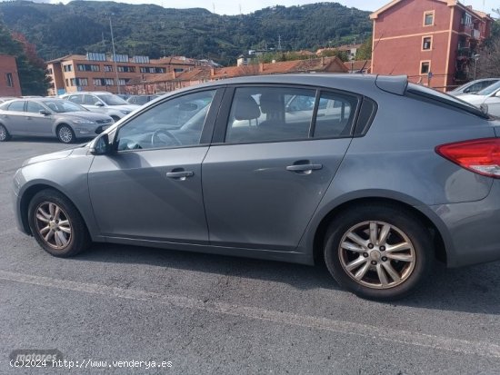 Chevrolet Cruze 2.0 vcd lt de 2013 con 178.000 Km por 5.500 EUR. en Vizcaya