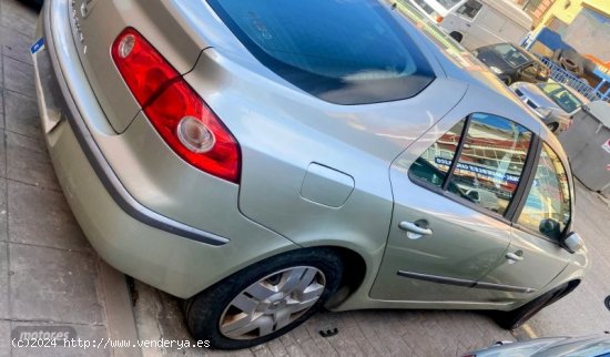 Renault Laguna expresion de 2005 con 168.000 Km por 1.250 EUR. en Malaga