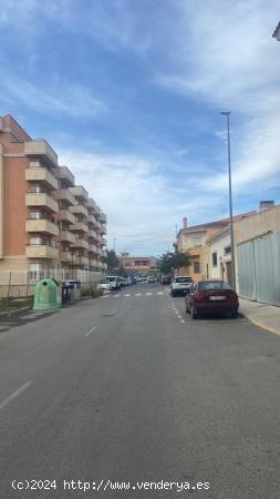 SE ALQUILA BUNGALOW EN MUY BUENA ZONA PARA ESTRENAR A13 MINTOS DE ALICANTE - ALICANTE