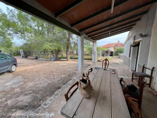 Interesante chalet en Cheste en plena naturaleza a 30 minutos de valencia - VALENCIA