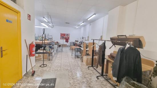 LOCAL COMERCIAL de 130 m2 a pie de calle. - ZARAGOZA