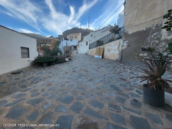 SE VENDE CASA DE PLANTA BAJA DE 2 HABITACIONES  EN ABRUCENA - ALMERIA