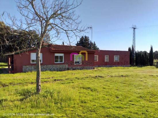 ESTUPENDA CASA CON PISCINA!! - BADAJOZ