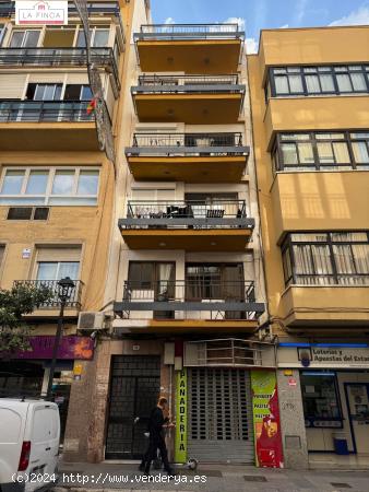 Local Comercial en Plena calle Victoria - MALAGA